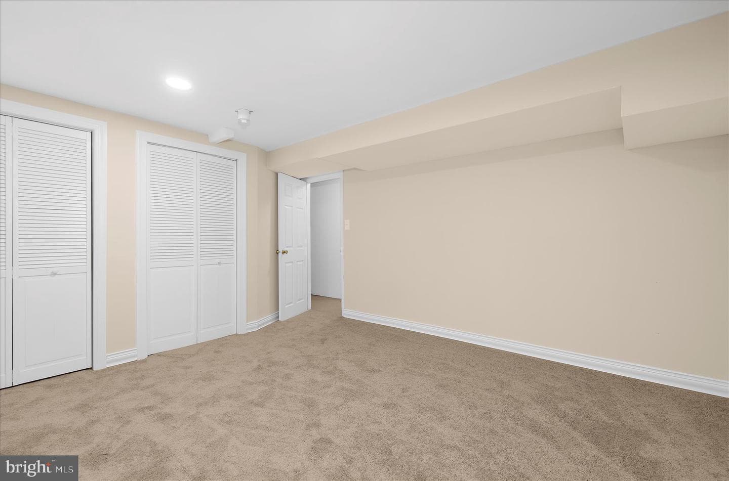 8611 Girard Street photo 30