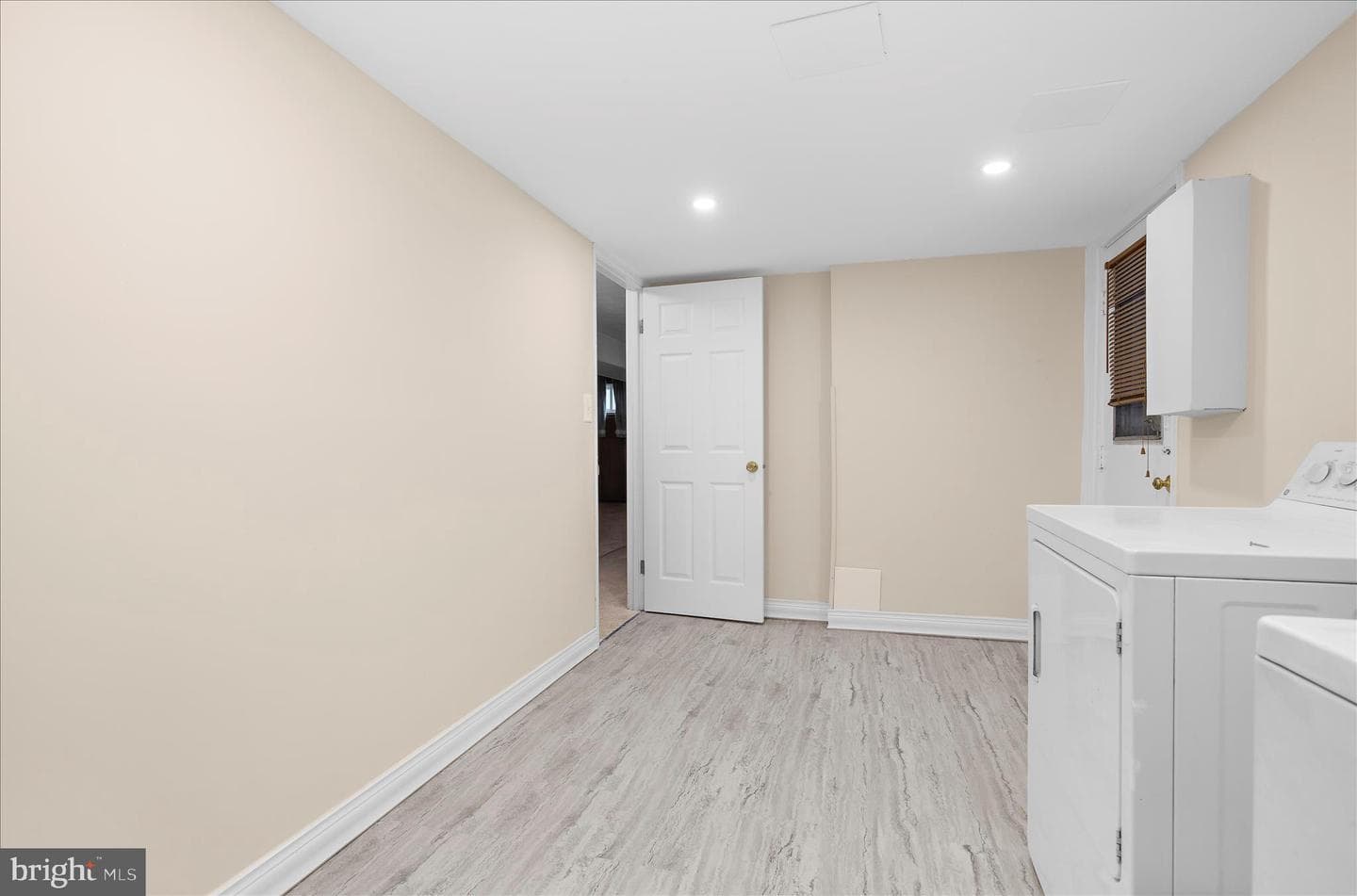8611 Girard Street photo 34