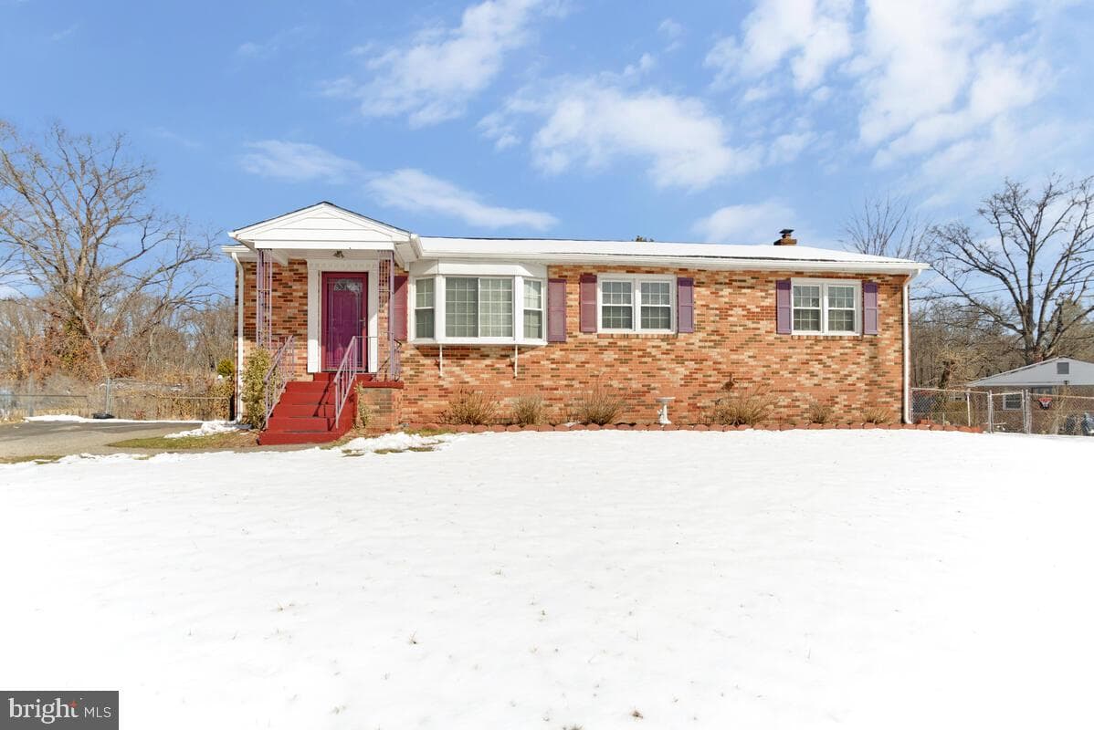 9012 Phyllis Drive photo 2