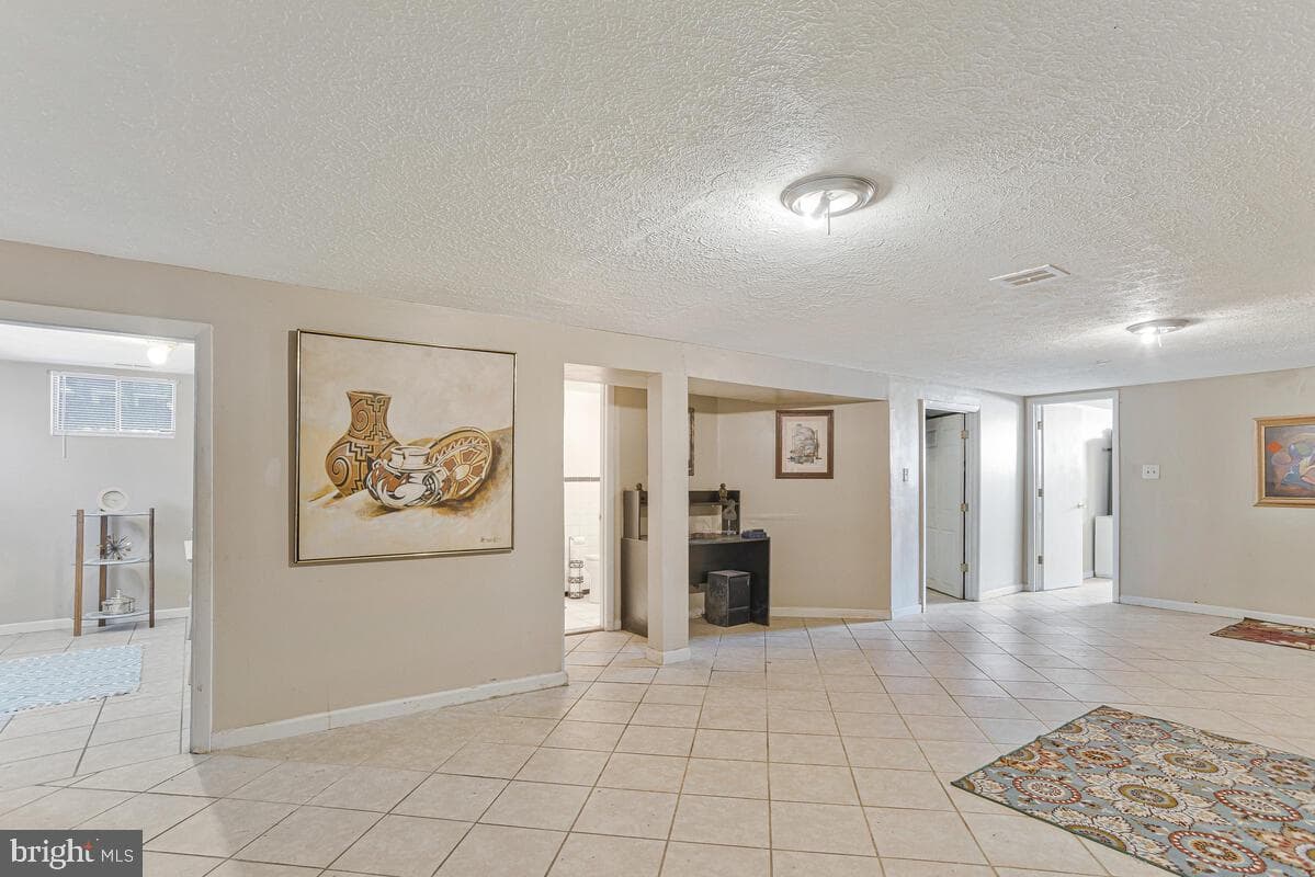 9012 Phyllis Drive photo 22