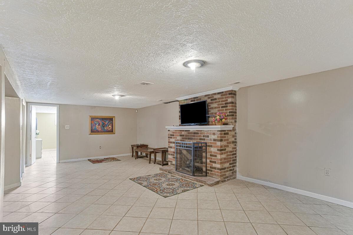 9012 Phyllis Drive photo 23