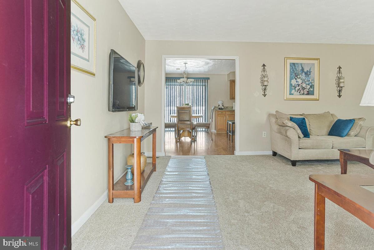9012 Phyllis Drive photo 3