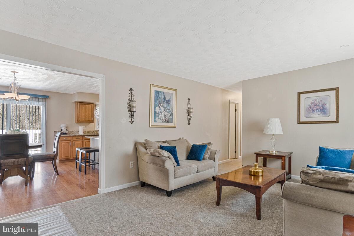9012 Phyllis Drive photo 6