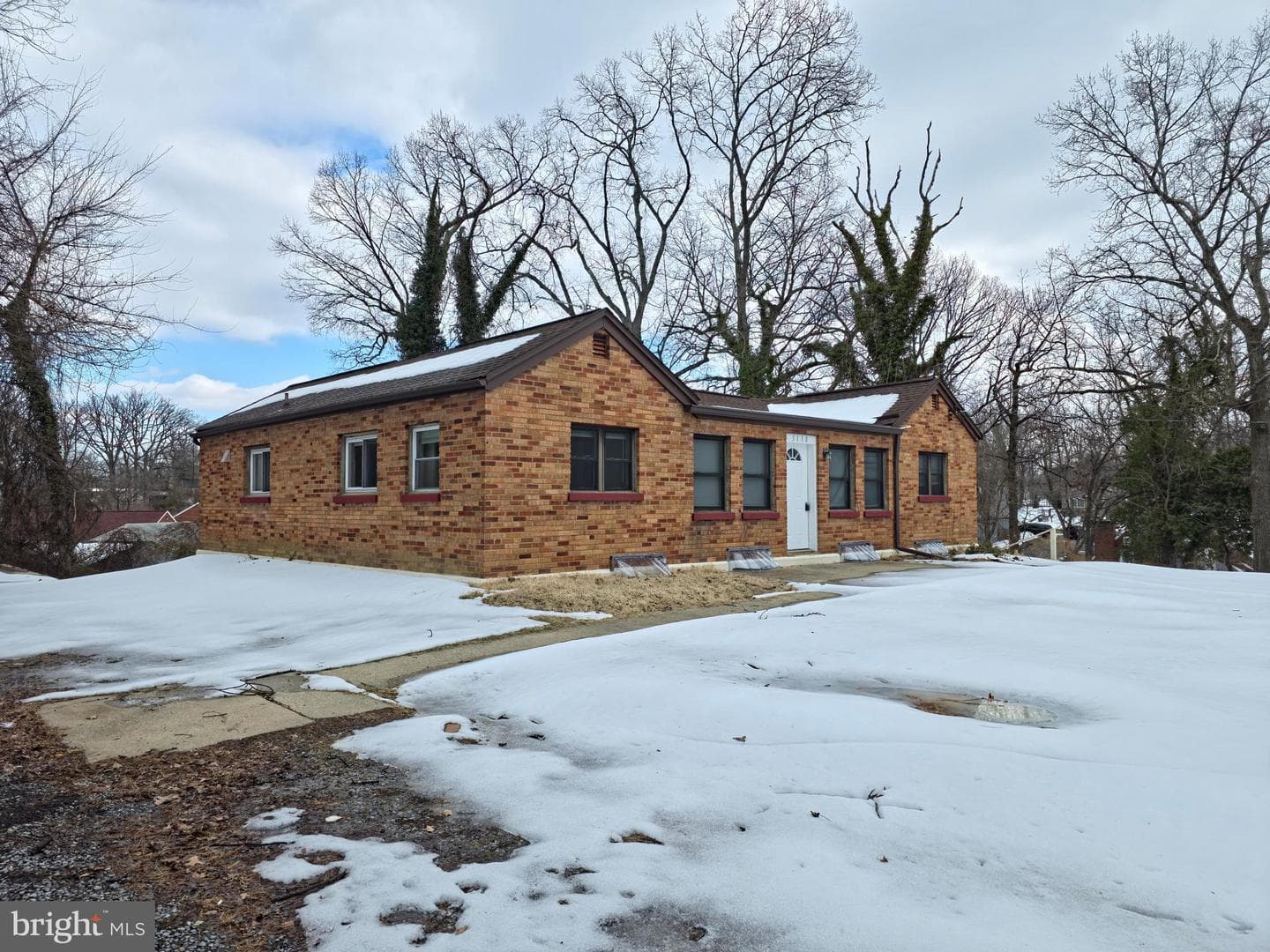 5110 S Barnaby Road photo 2