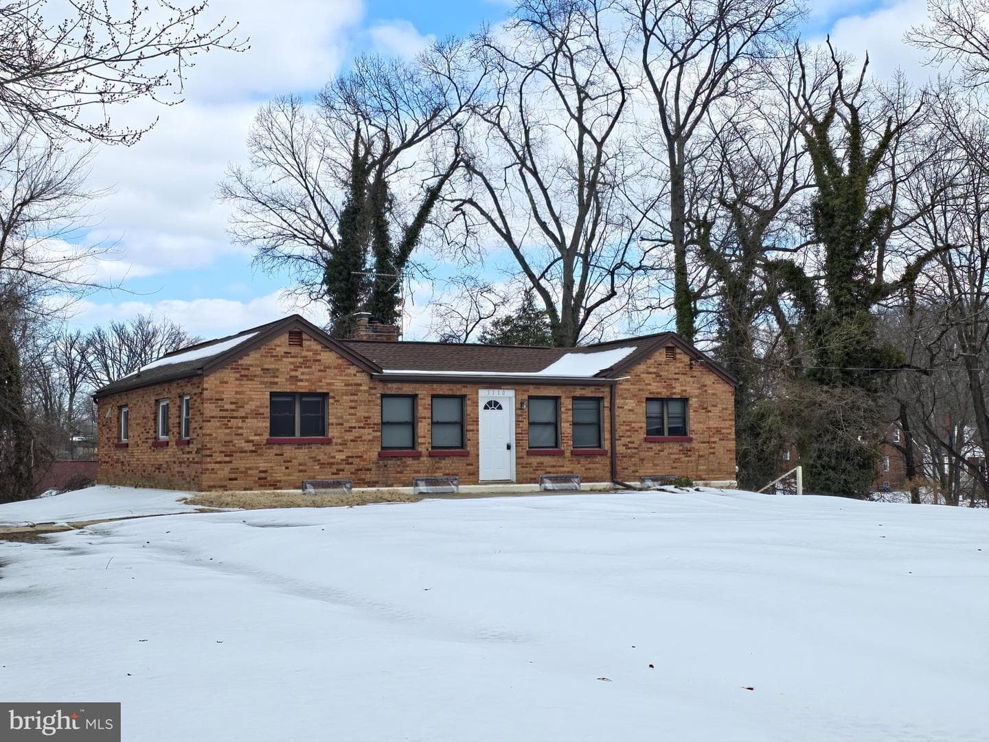 5110 S Barnaby Road photo 3
