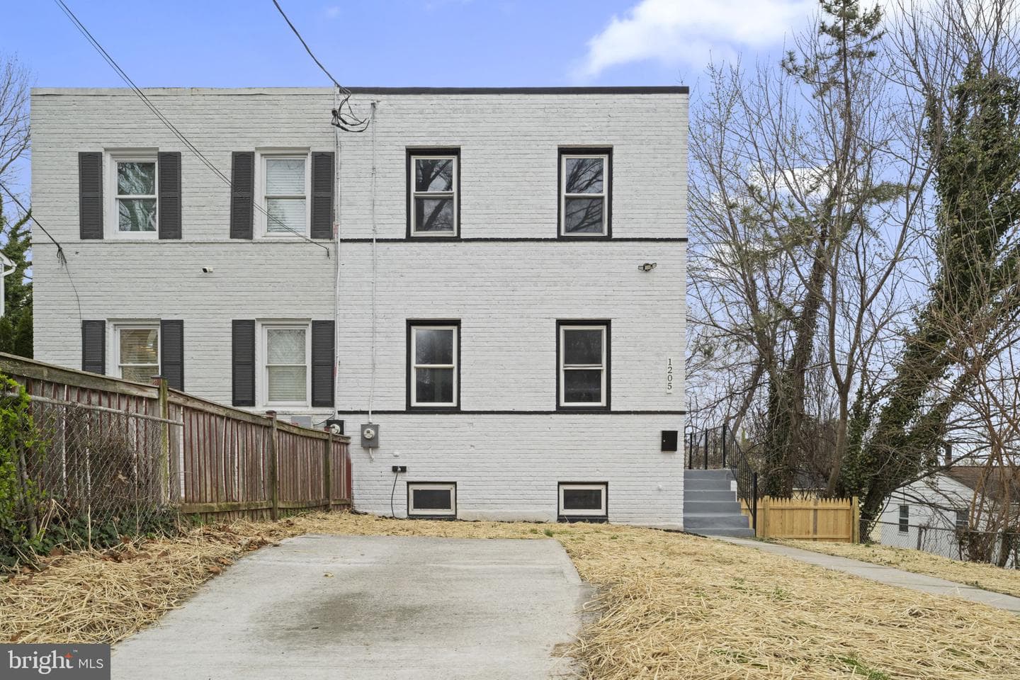 1205 Abel Avenue photo 2