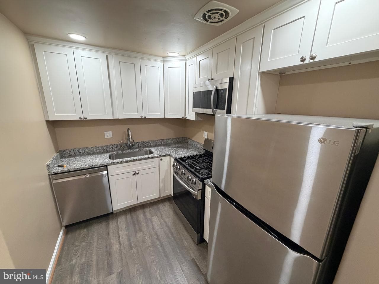 1631 Addison Road S #1631 photo 8