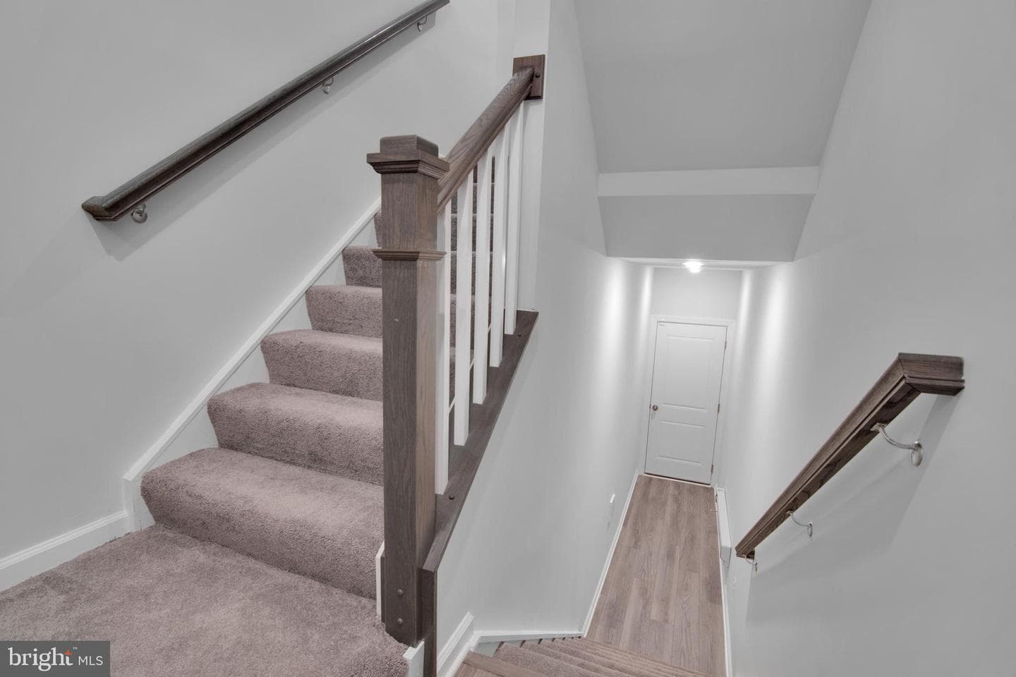 9712 Vang Drive photo 4
