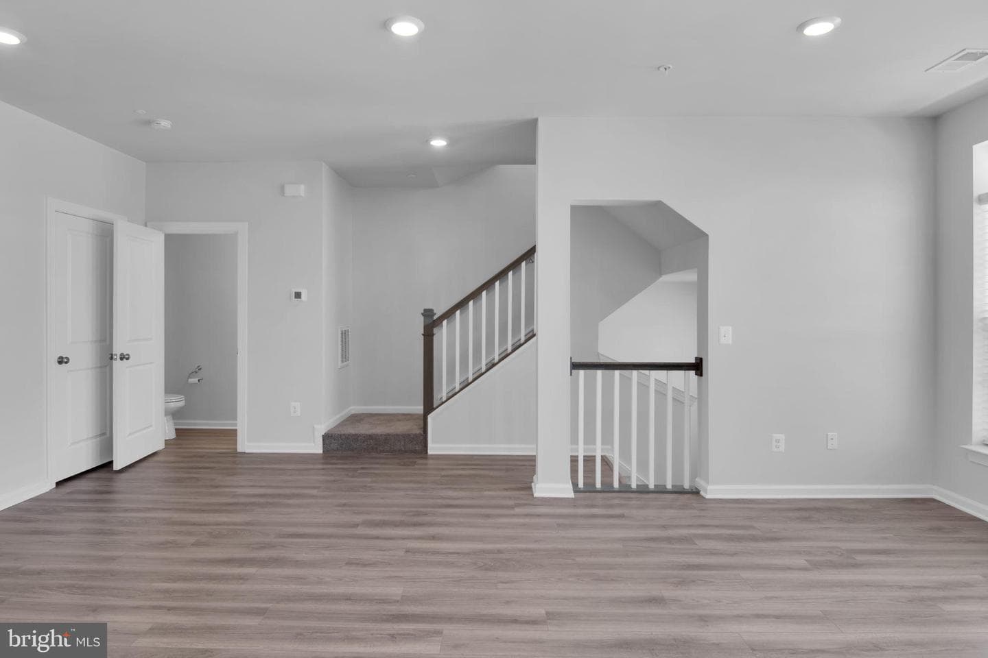 9712 Vang Drive photo 6