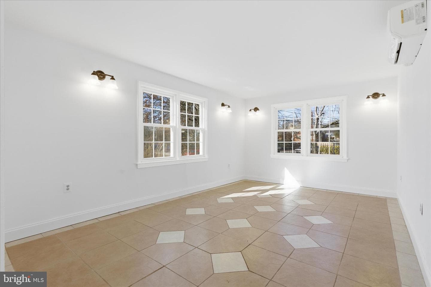 6714 Parkwood Street photo 5