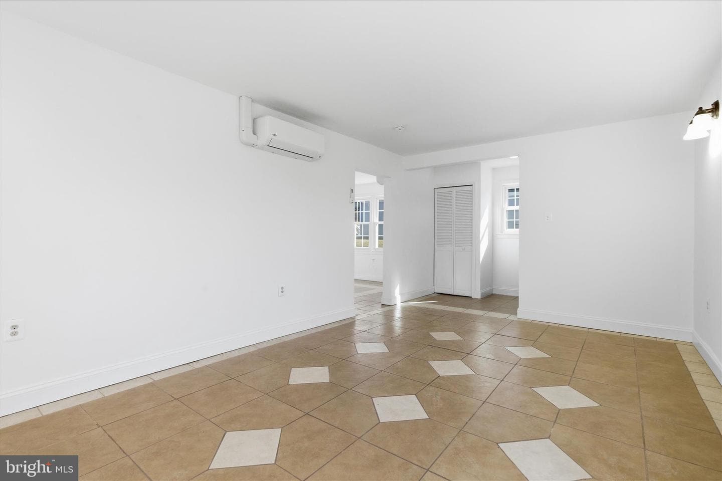 6714 Parkwood Street photo 7