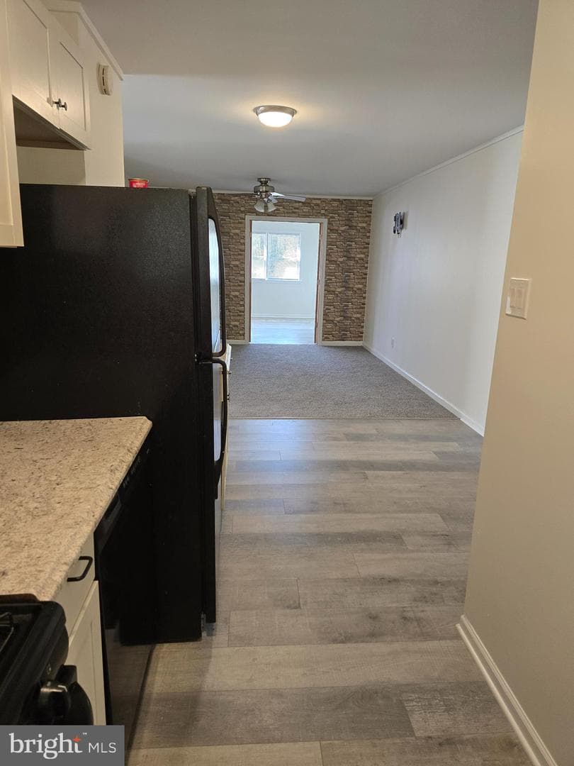 7627 Greenleaf Road photo 20