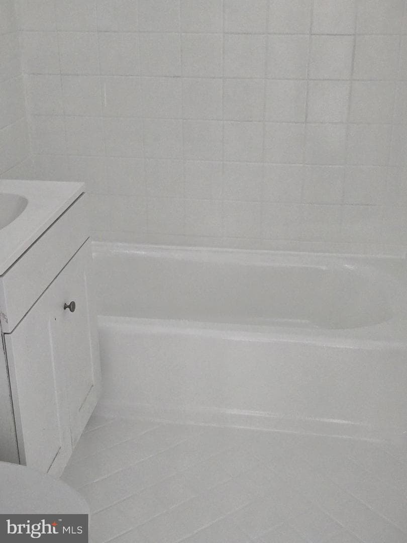 7627 Greenleaf Road photo 26