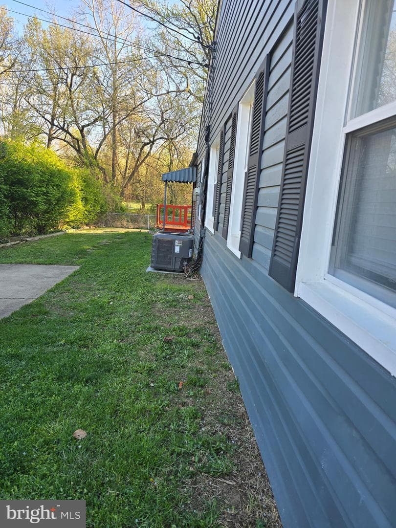7627 Greenleaf Road photo 34