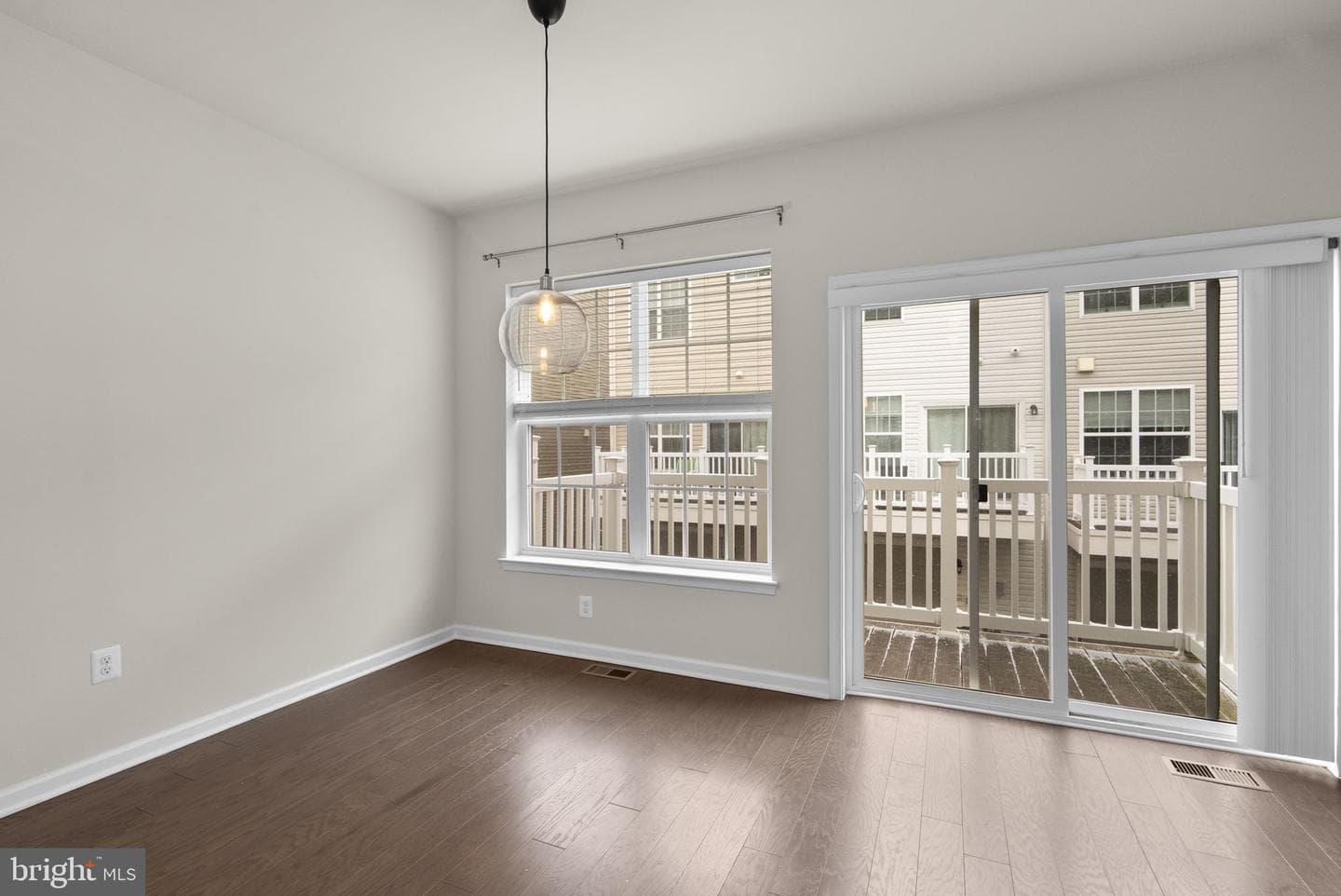 7117 Rowlock Alley photo 10