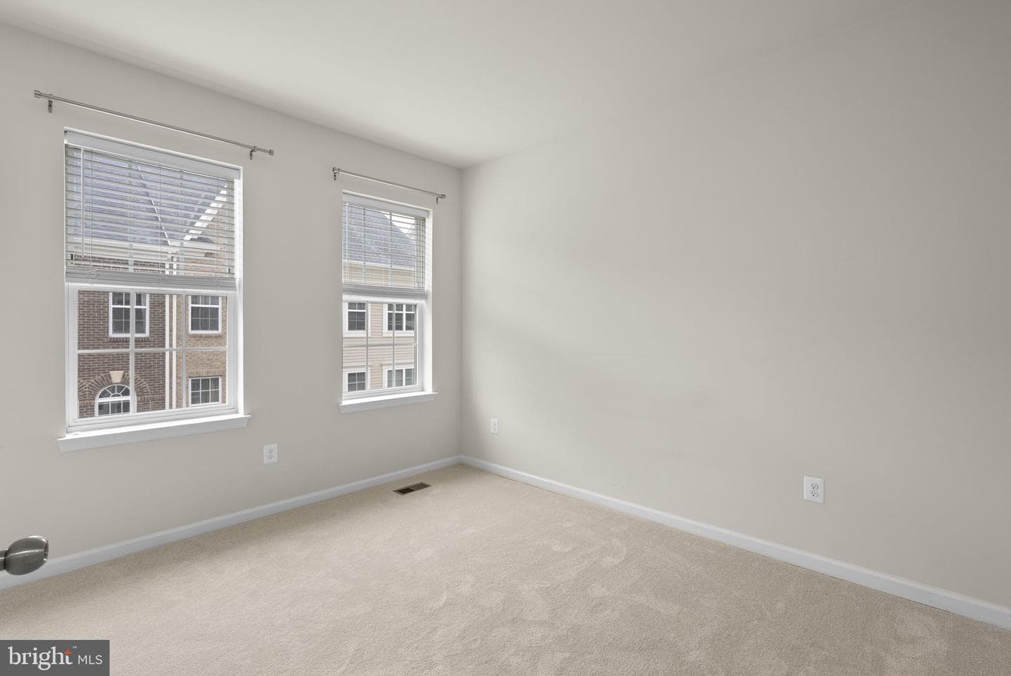 7117 Rowlock Alley photo 15