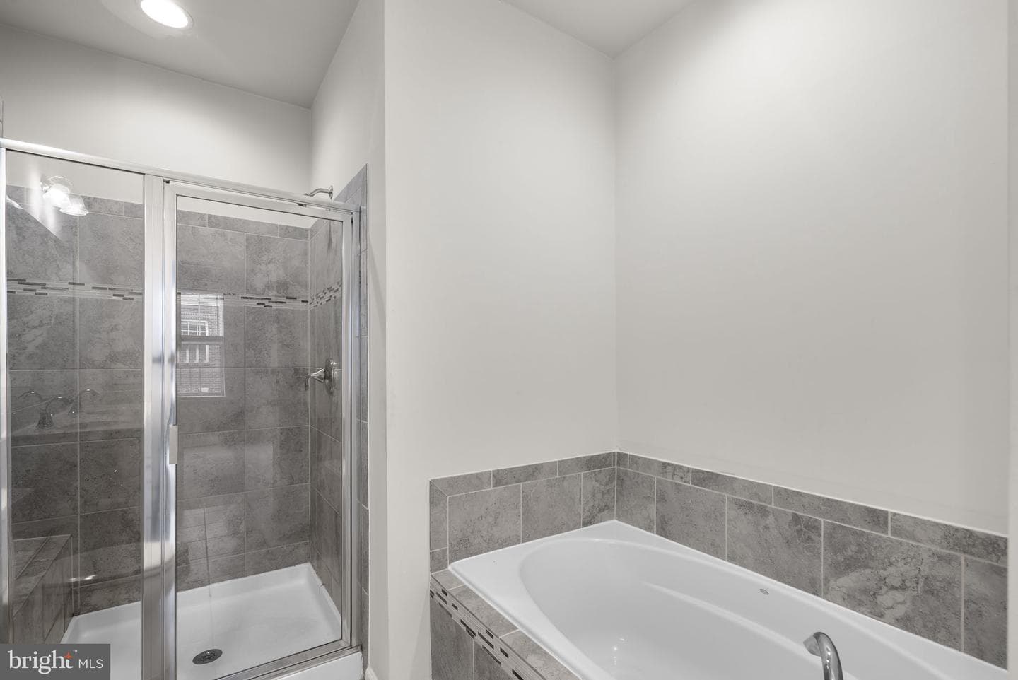 7117 Rowlock Alley photo 19