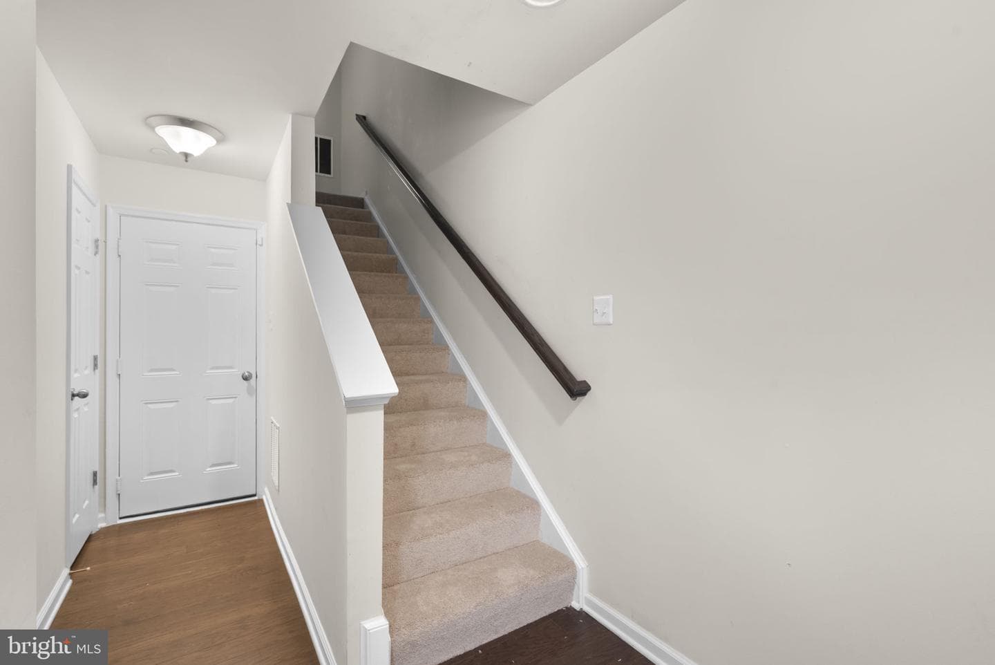 7117 Rowlock Alley photo 2
