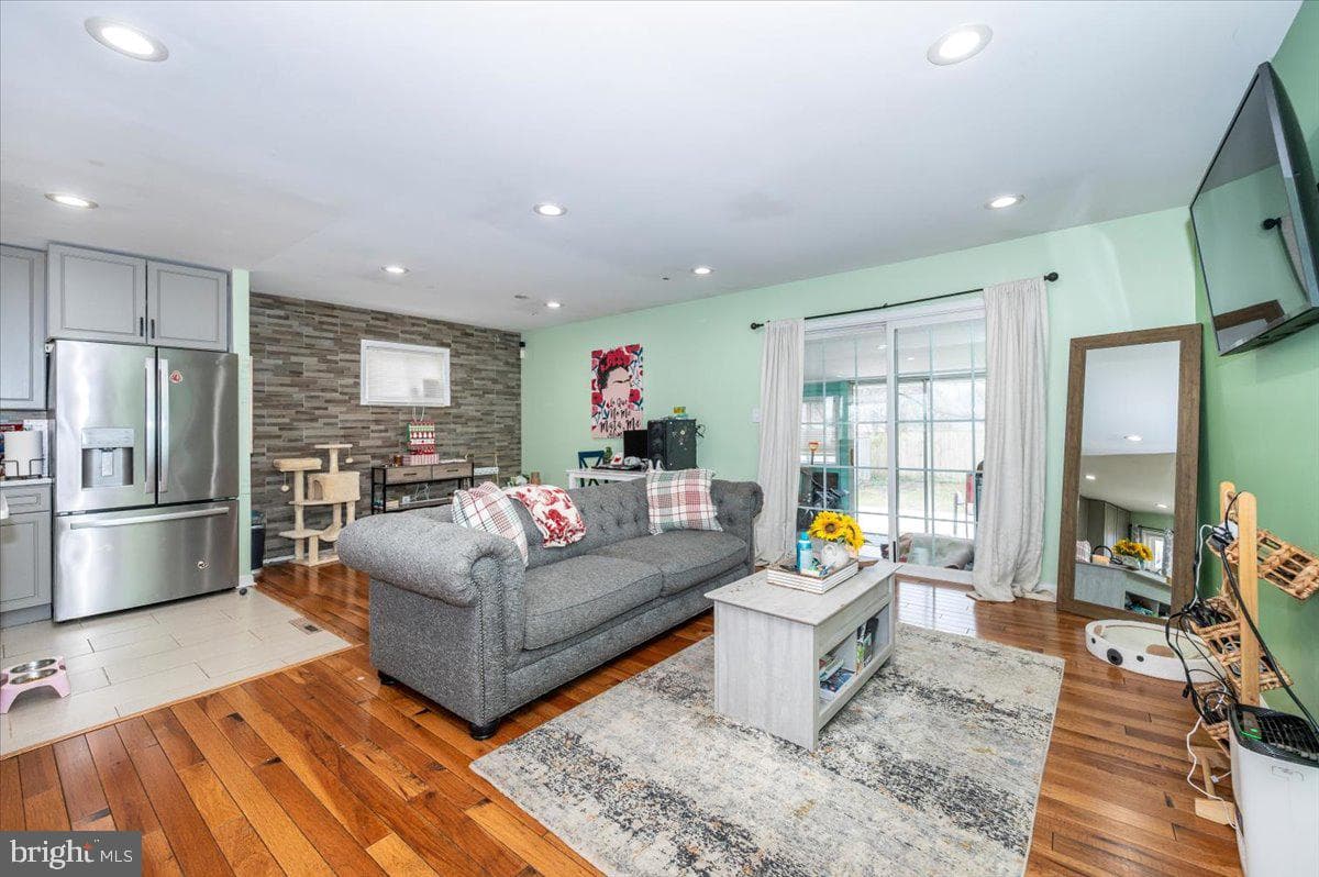 5005 Stewart Court photo 4