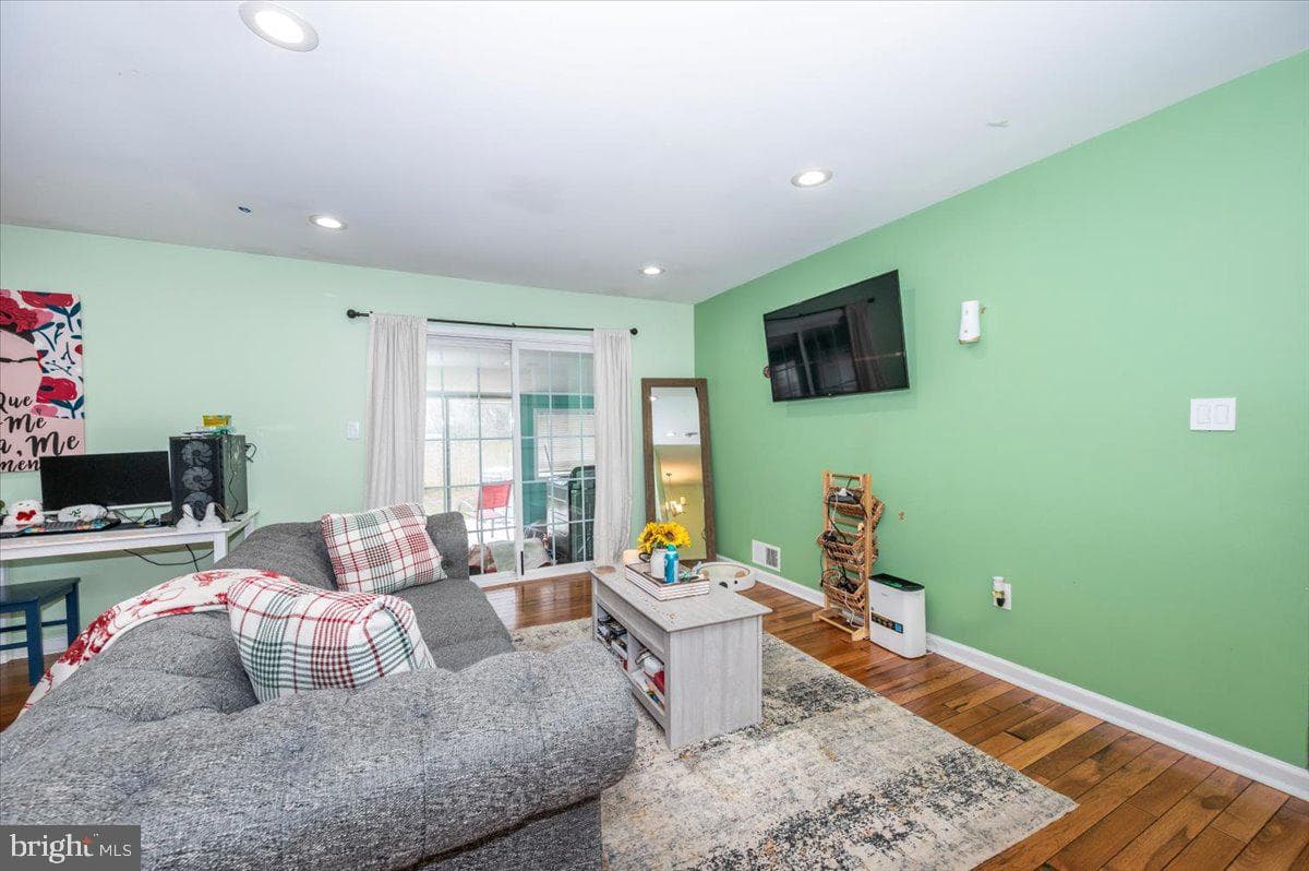 5005 Stewart Court photo 5