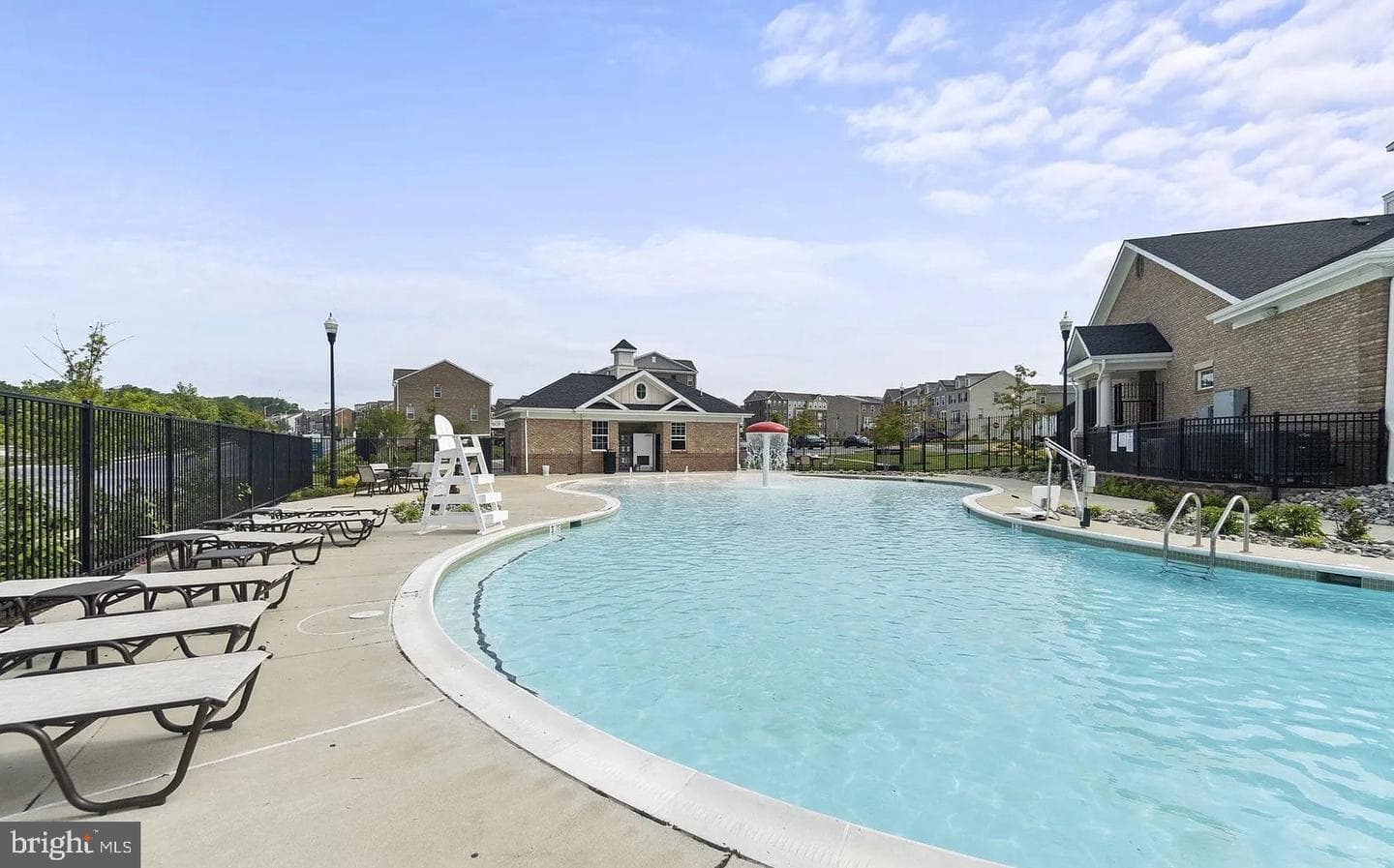 9008 Spruce Tree Lane photo 43