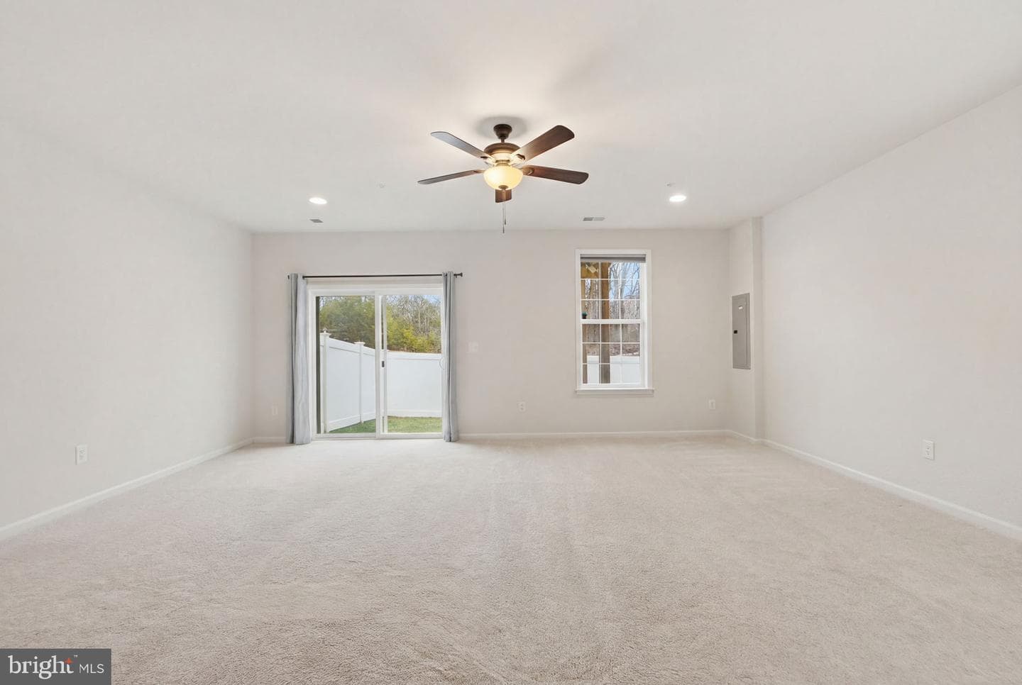 9008 Spruce Tree Lane photo 5