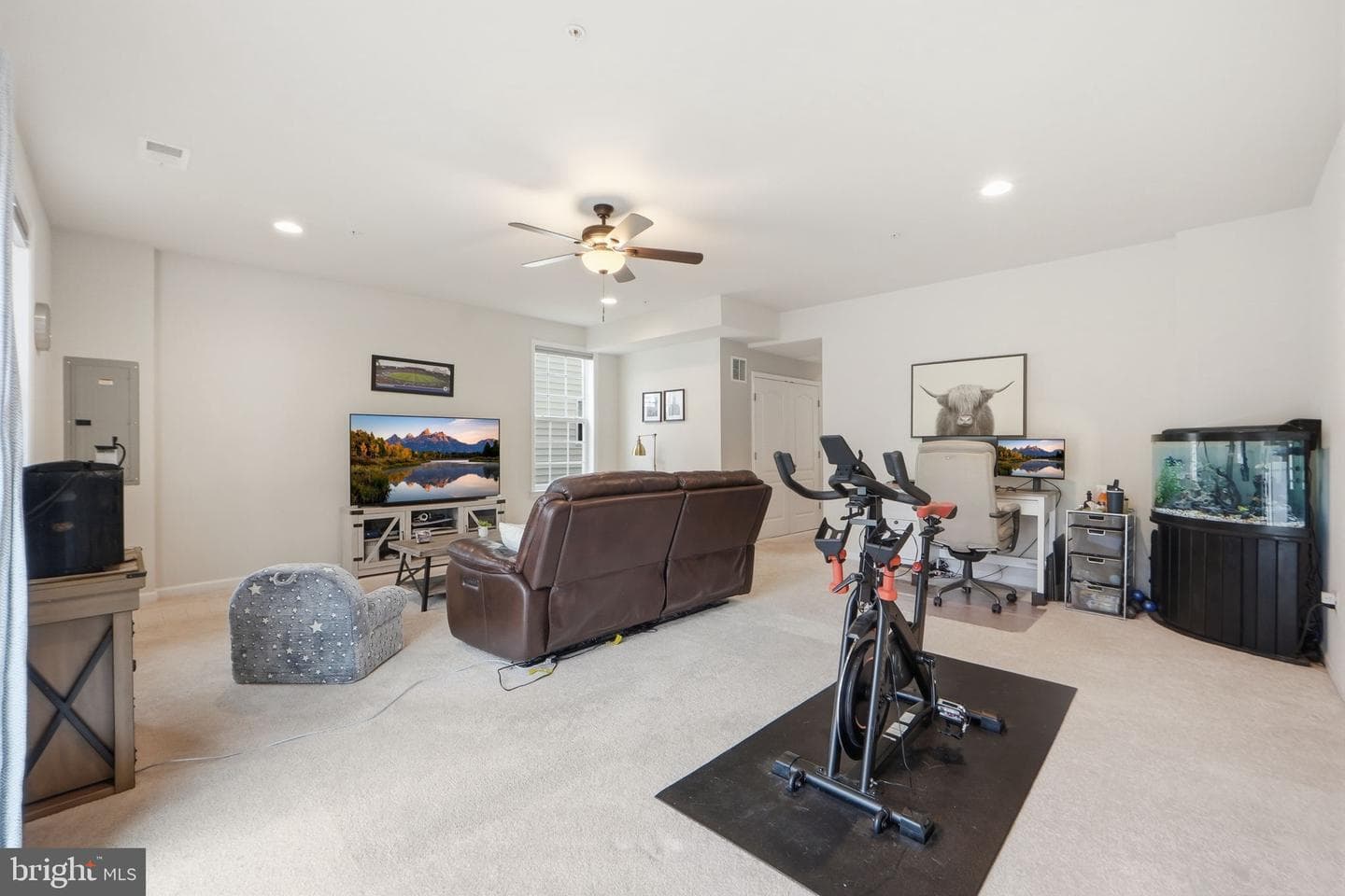 9008 Spruce Tree Lane photo 8