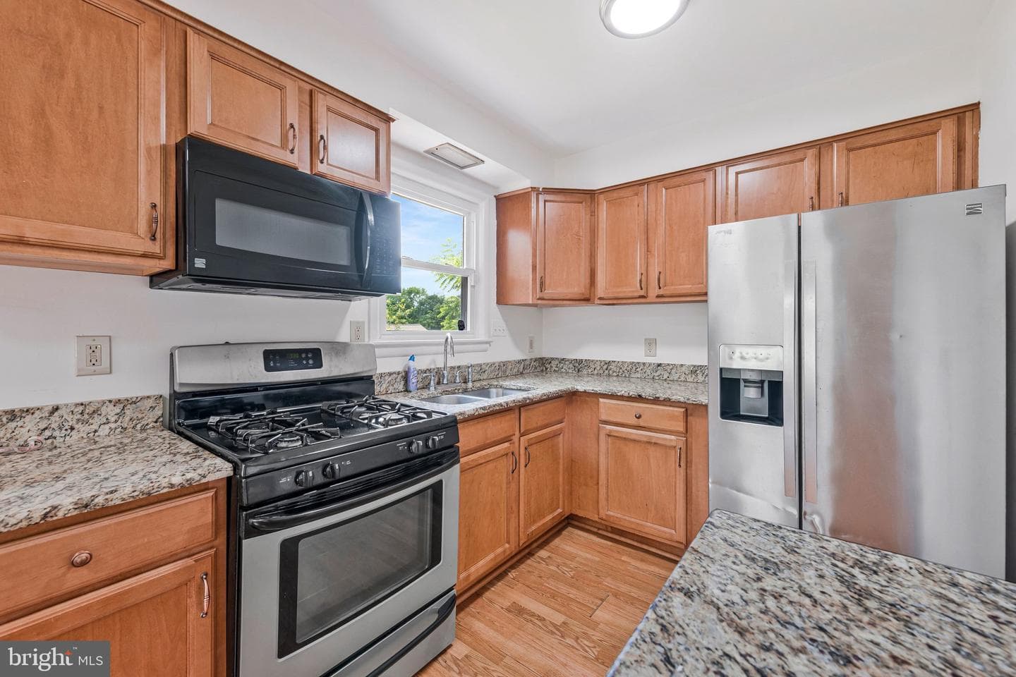 1911 Houston Street photo 6