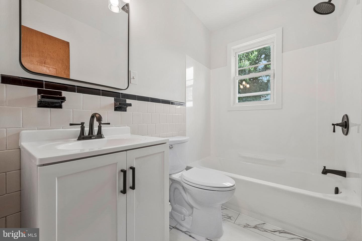 1911 Houston Street photo 9
