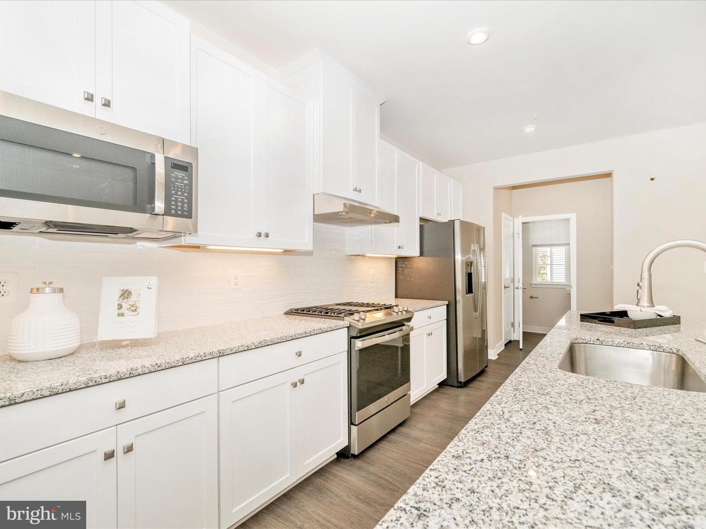 5609 Greenpoint Ln photo 17