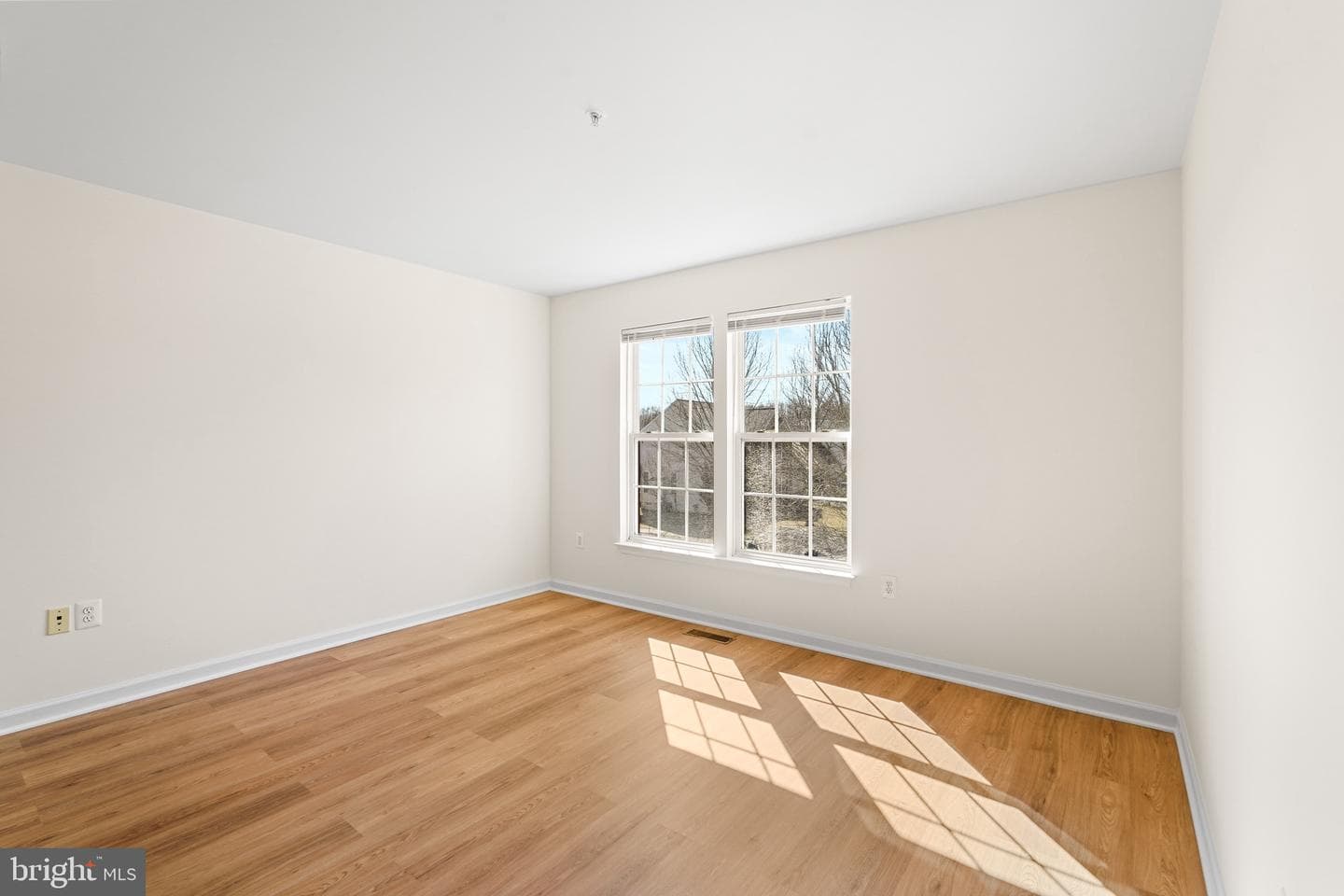 9602 Stuart Lane photo 18