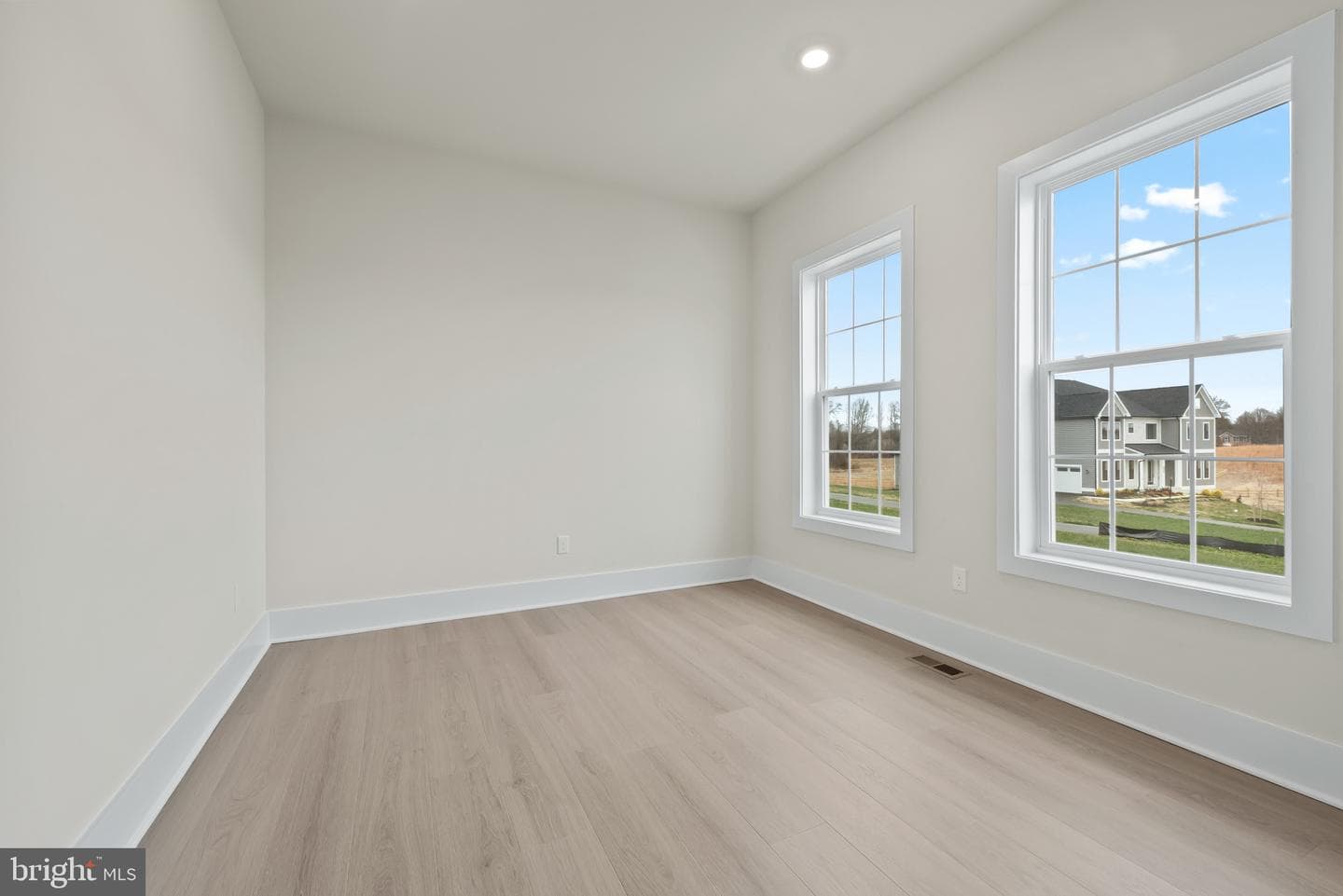 16502 Golden Crown Drive photo 5