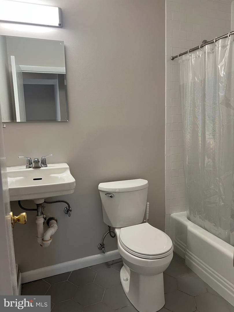 8 Lakeside Drive photo 14