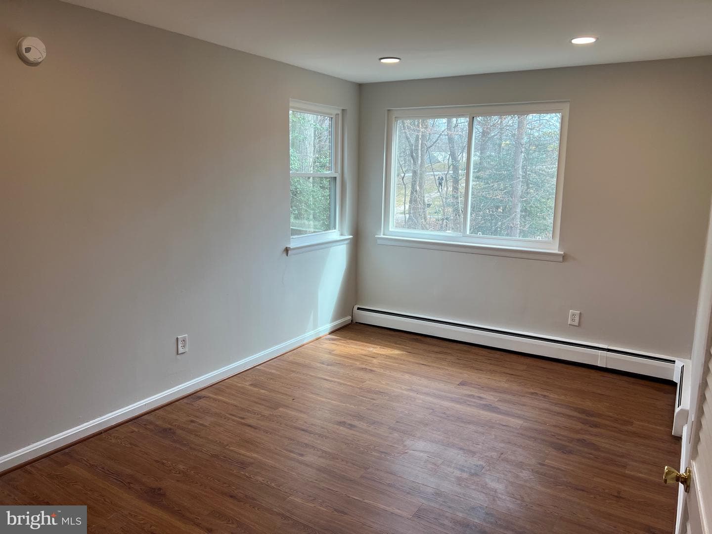 8 Lakeside Drive photo 23