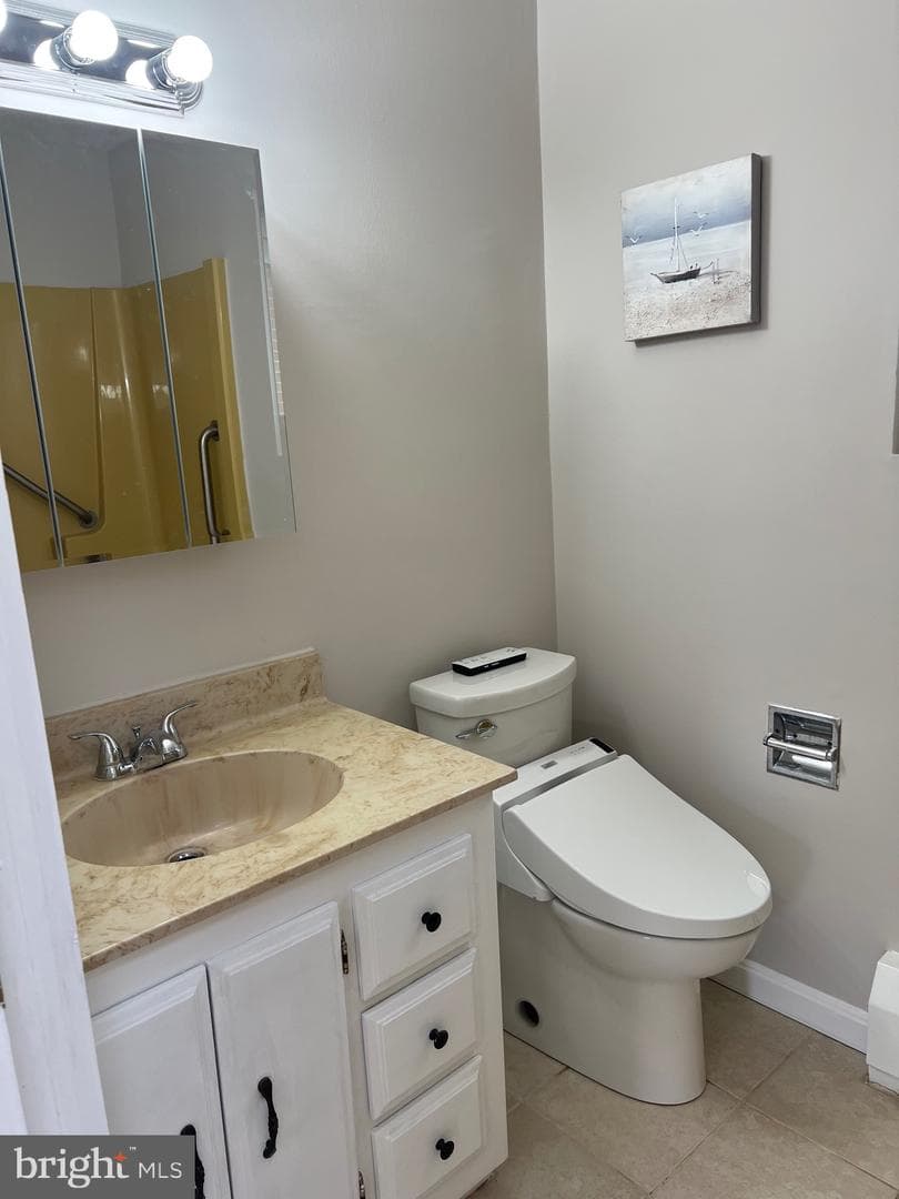 8 Lakeside Drive photo 24