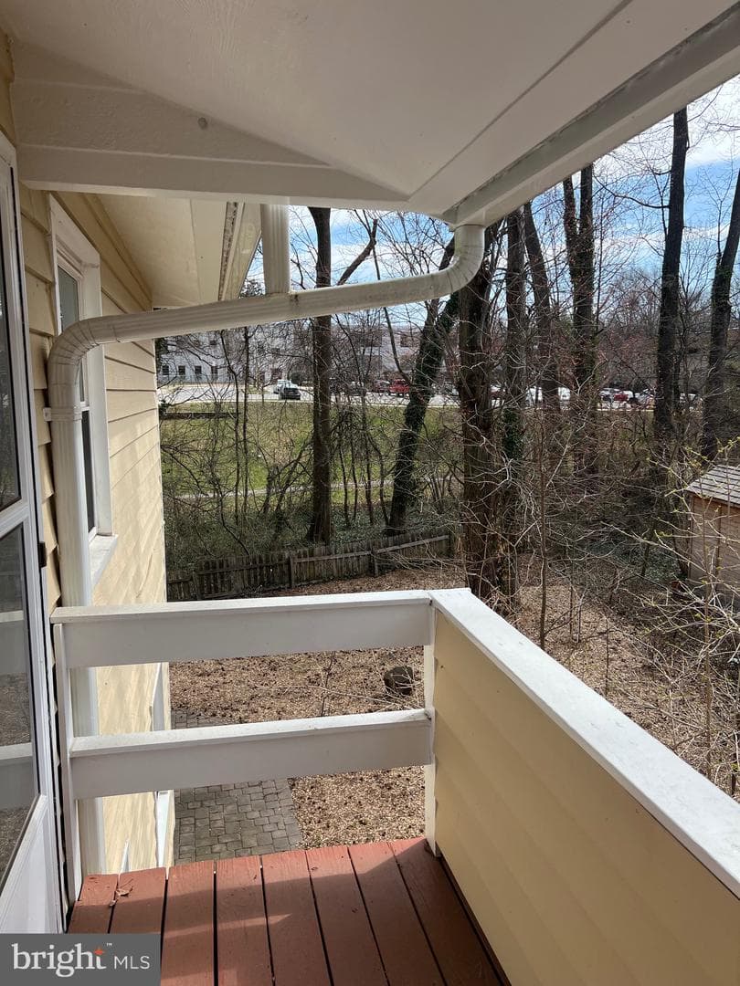 8 Lakeside Drive photo 9