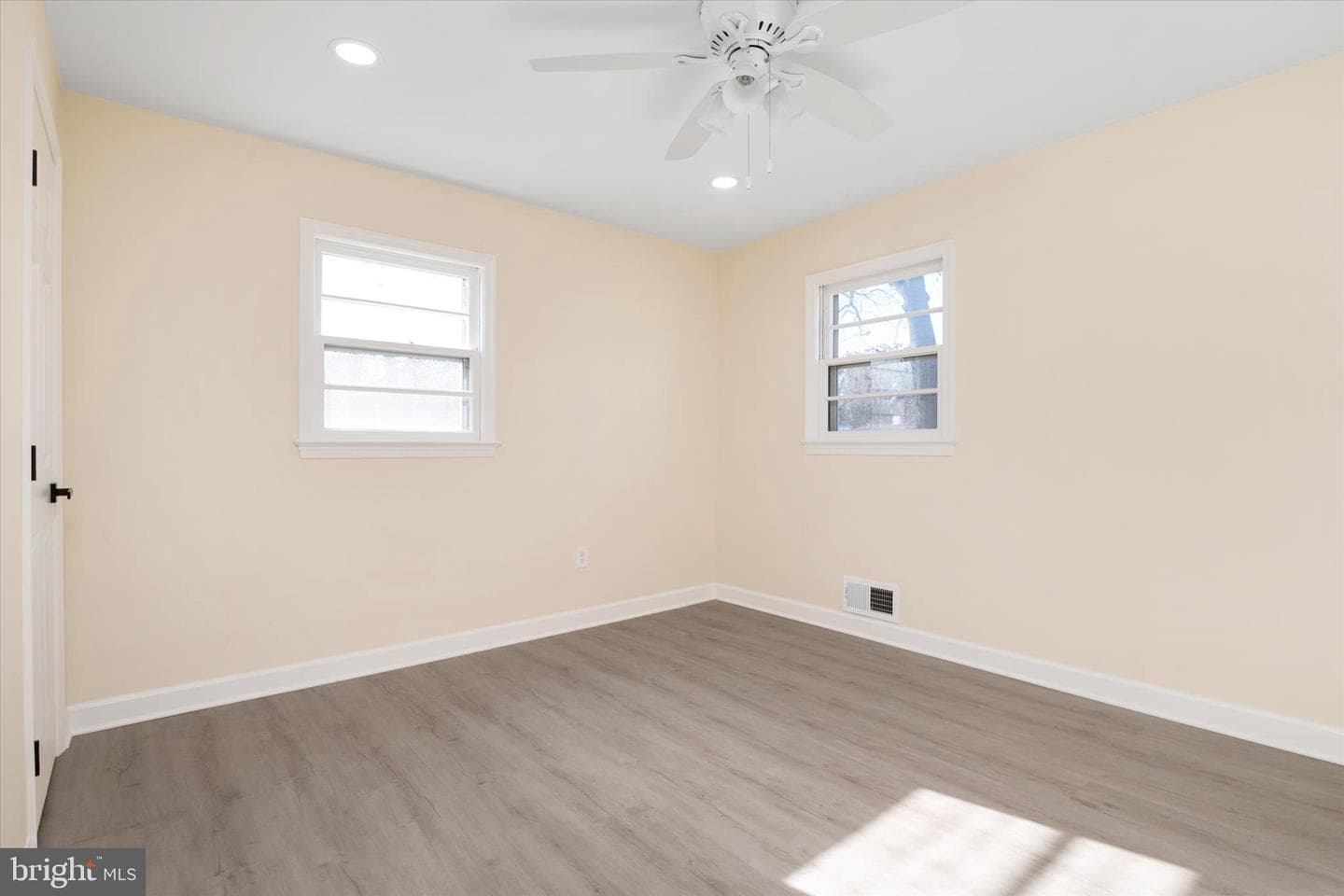 5009 Barto Avenue photo 9
