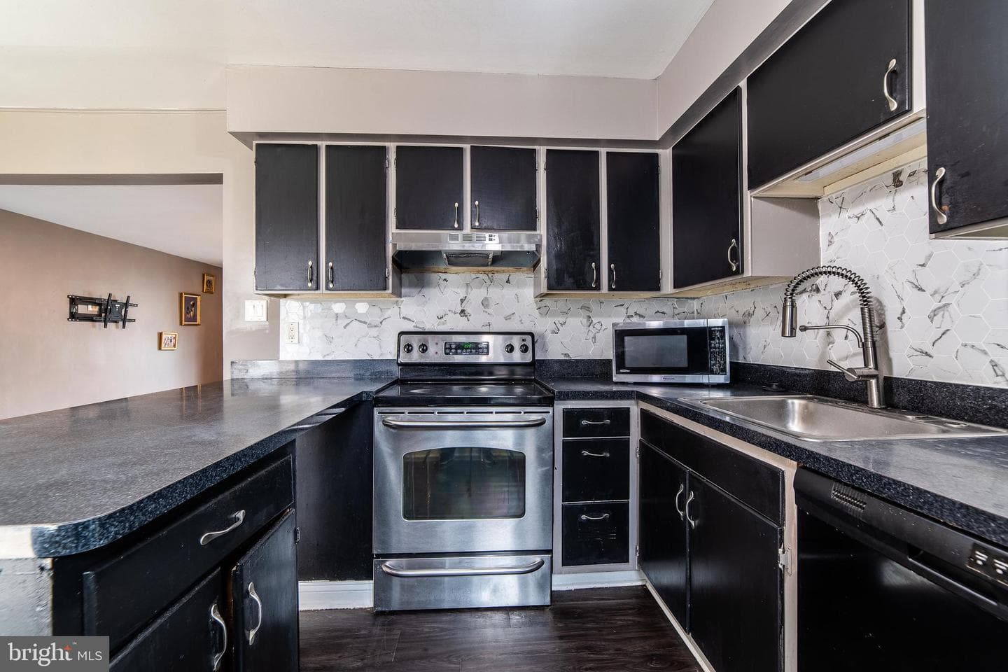 5936 Applegarth Place photo 10