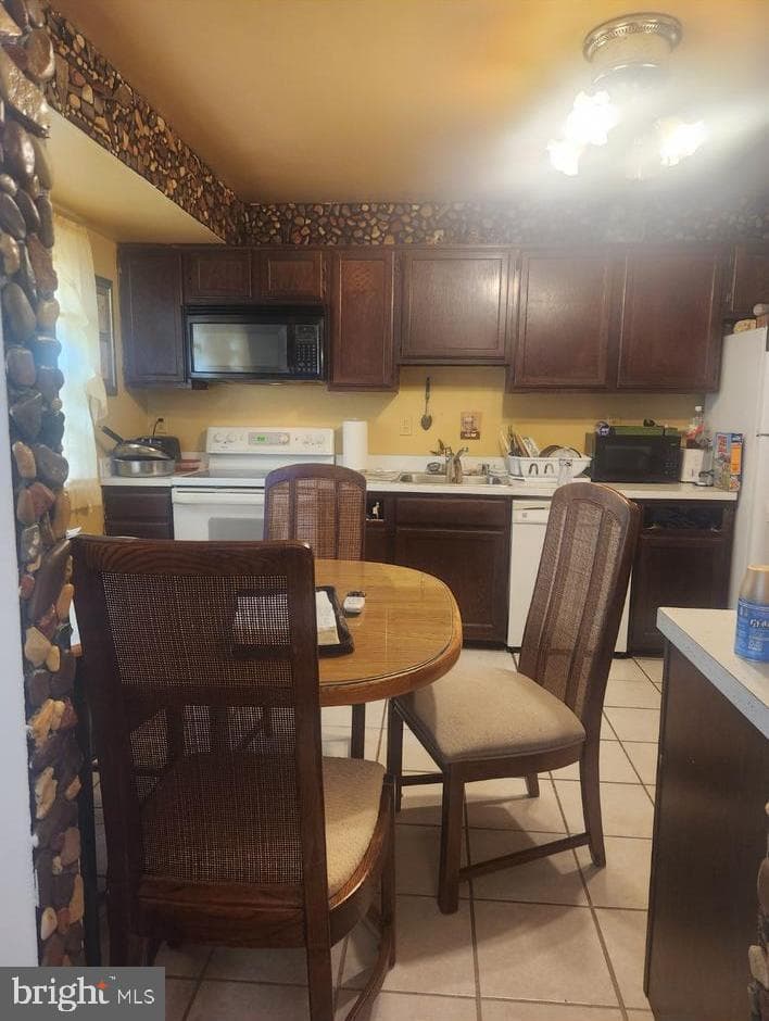 1607 Hunters Mill Avenue photo 2