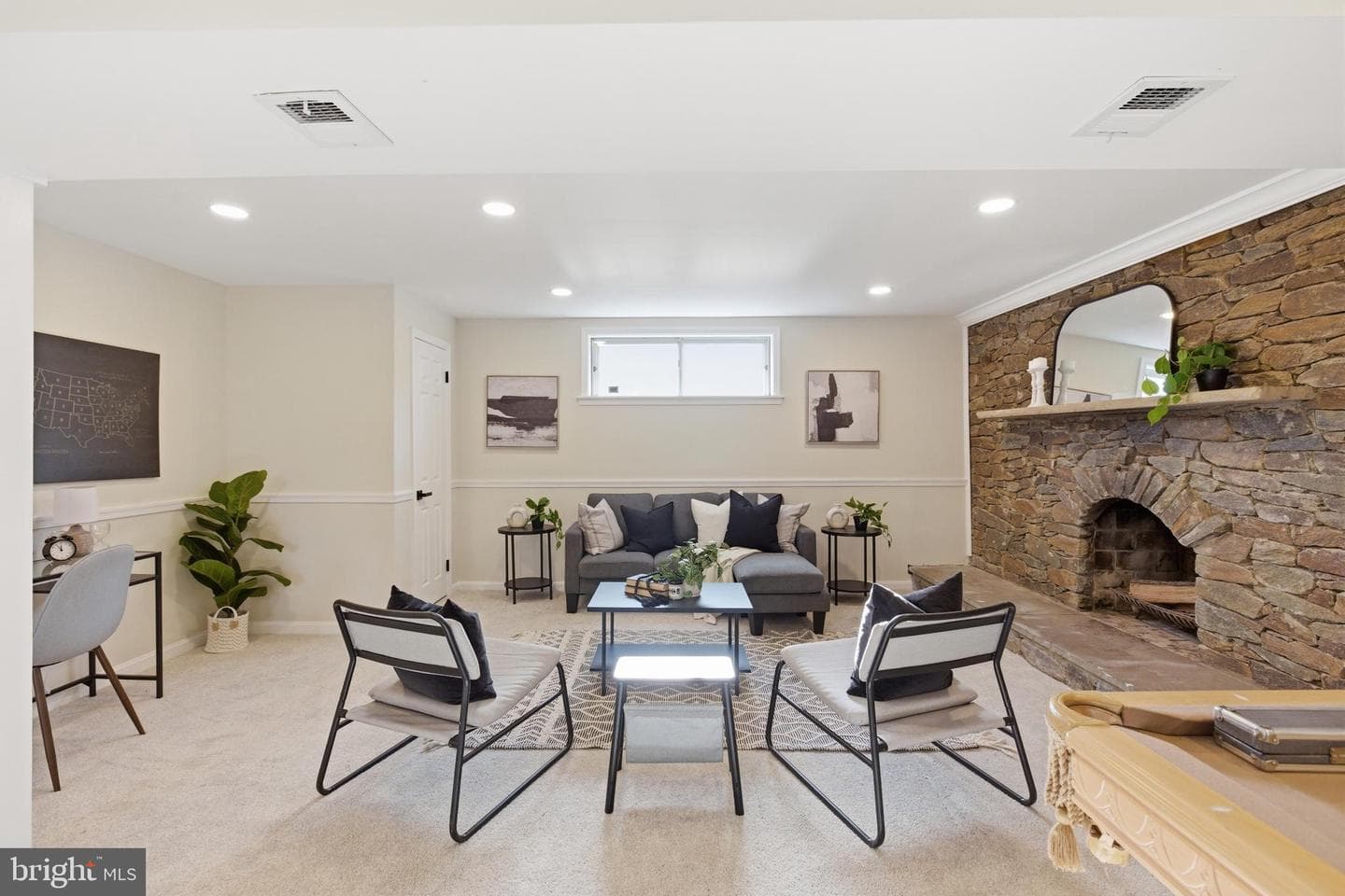 2102 Trafalgar Drive photo 25