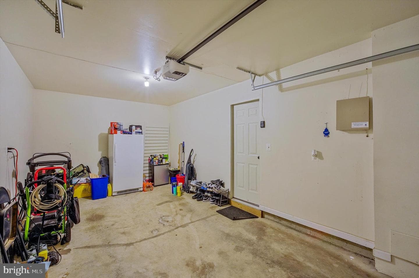 9619 Woodyard Circle photo 6