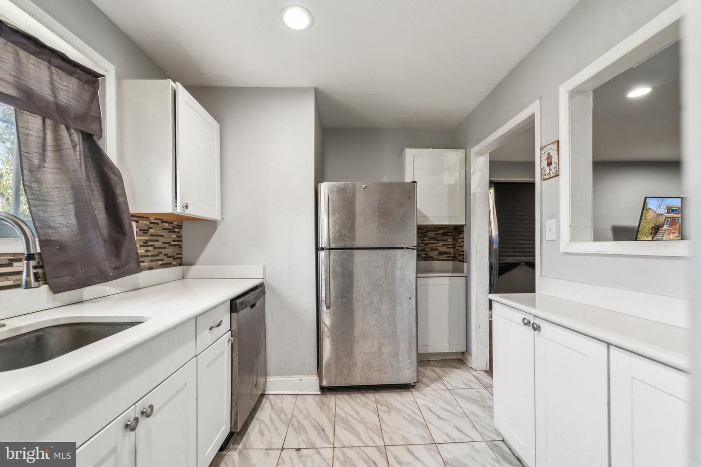 818 Neptune Avenue photo 9