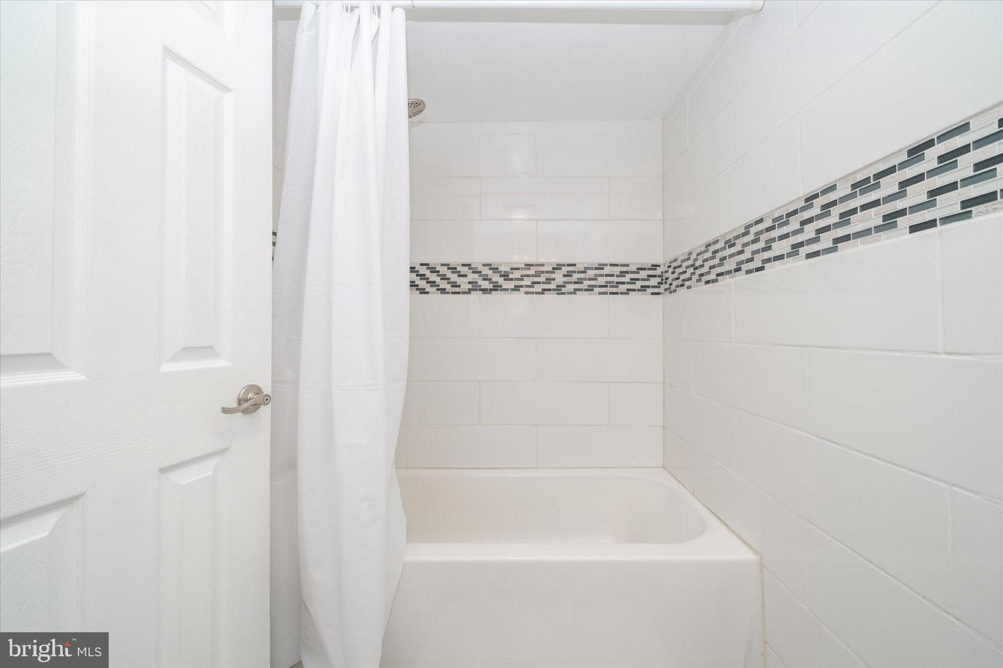 4615 Greenwood Road photo 36