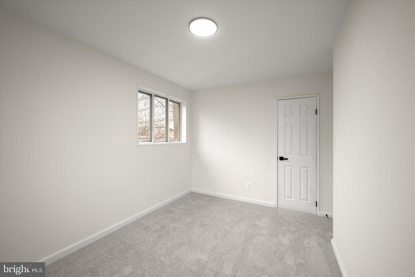 3914 Essex Court photo 21