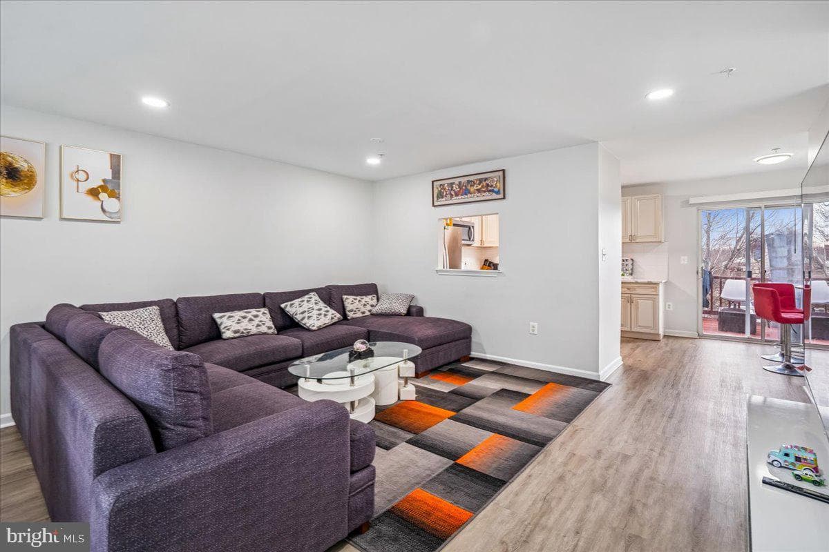 7029 Migliori Court photo 4