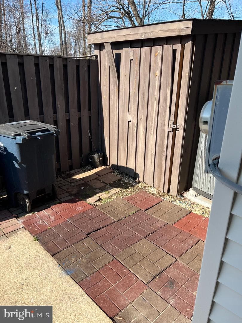 10172 Scotch Hill Drive photo 12