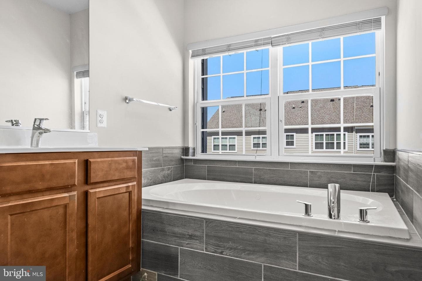 15610 Beech Tree Parkway photo 25