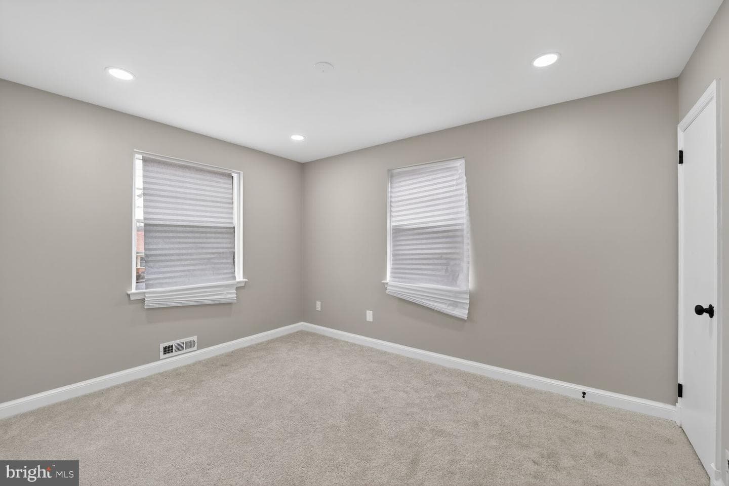 2511 Afton Street photo 9