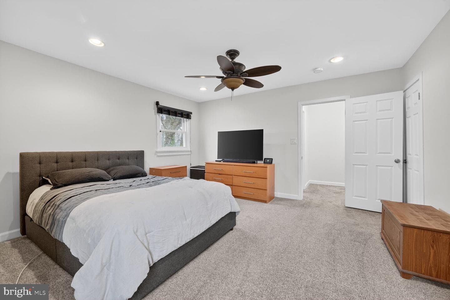 6910 Gateway Boulevard photo 10