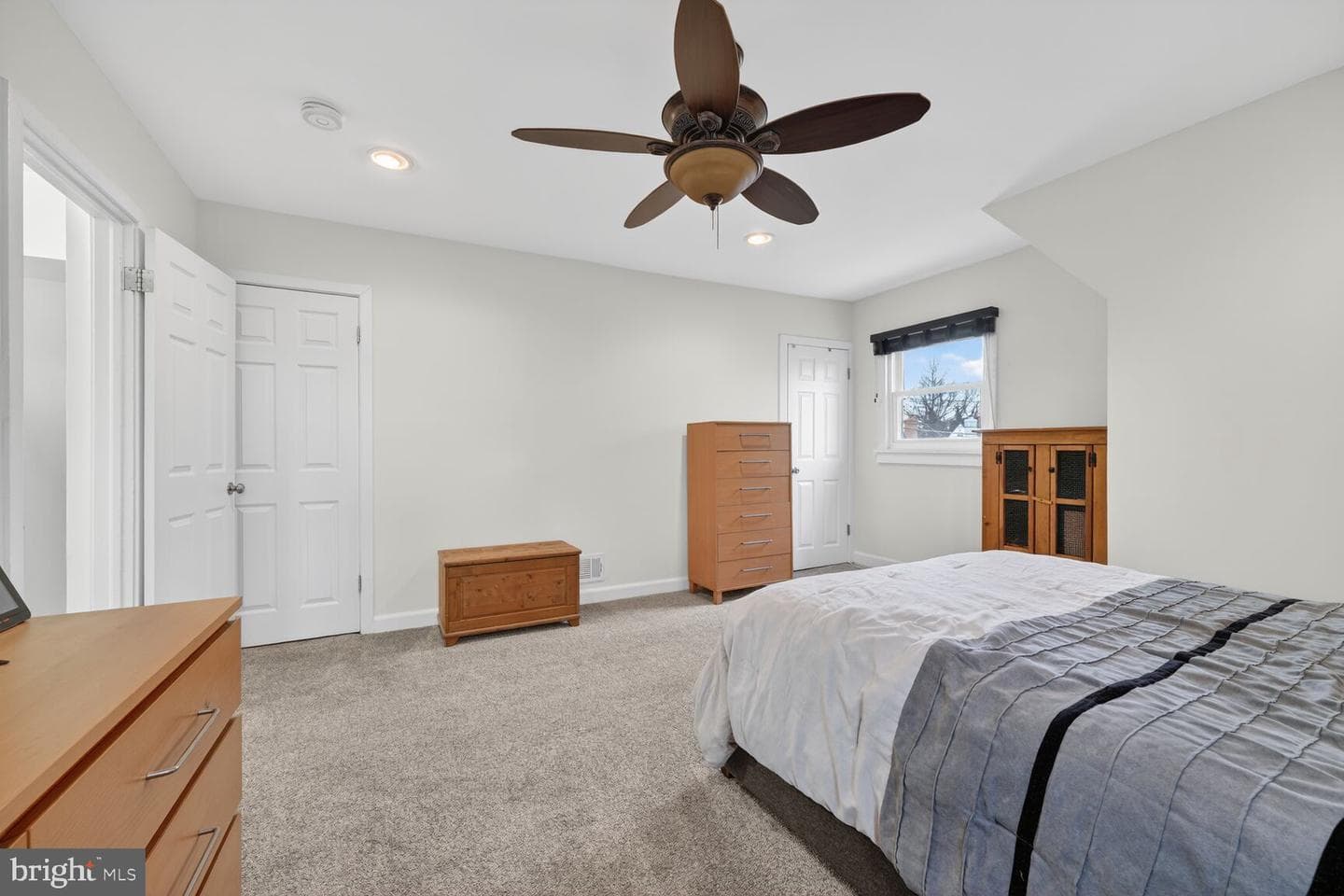6910 Gateway Boulevard photo 11